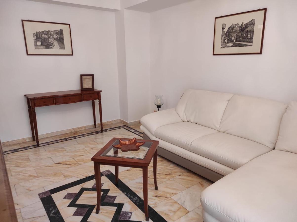 Casa Nupi Lägenhet SantʼAlessio Siculo Exteriör bild